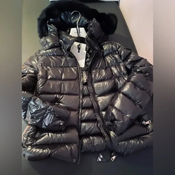 Moncler badyfur black discount